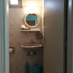דירה Vrohaki & *