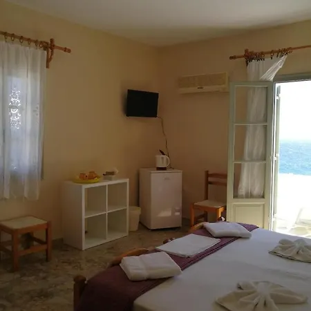 Vrohaki & アパート ピソ ・リバディ